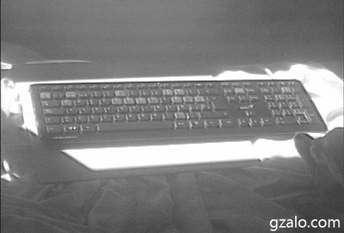 Teclado bajo luz infrarroja